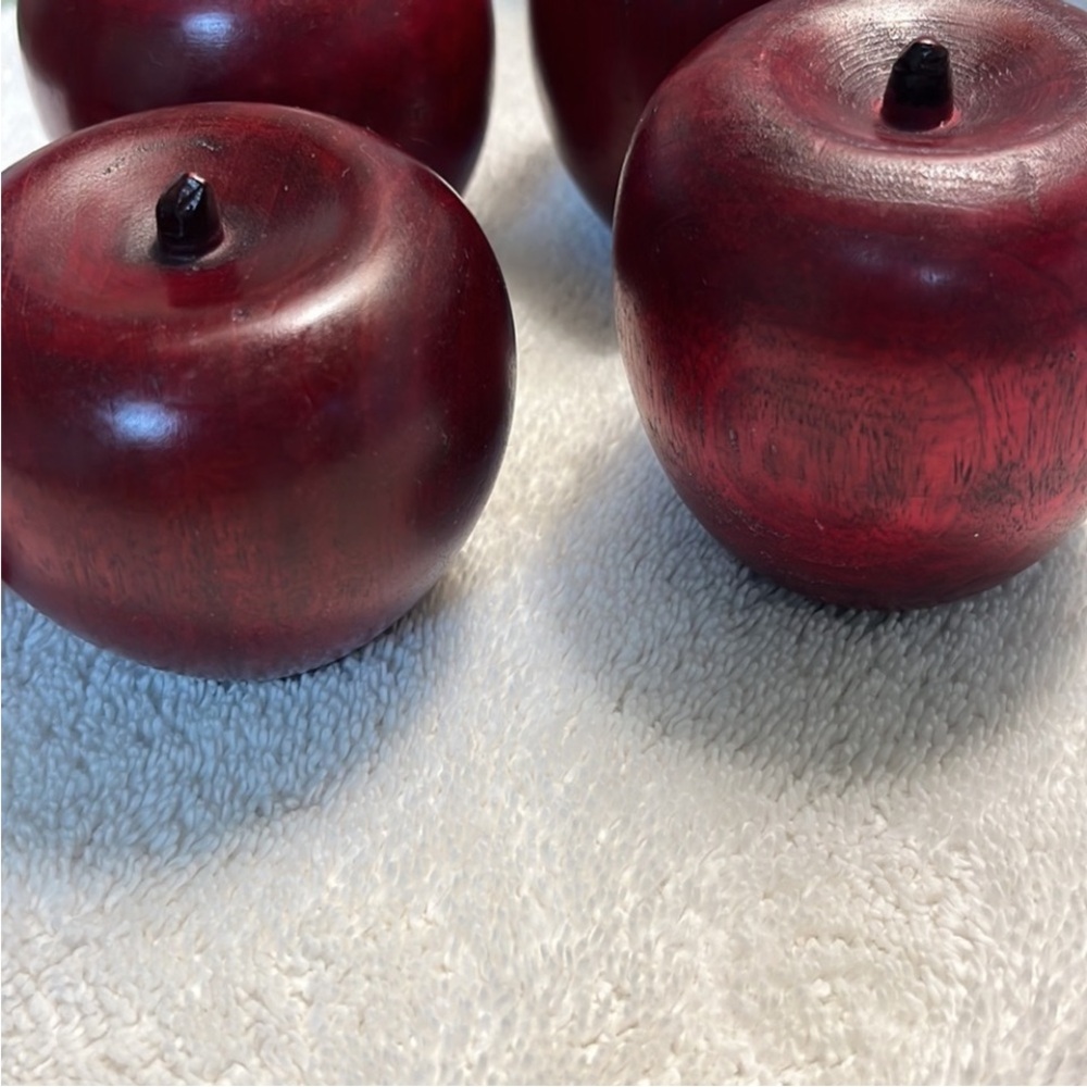 Vintage Set of Six Round Wooden Apples Various Sizes - Picture 5 of 5